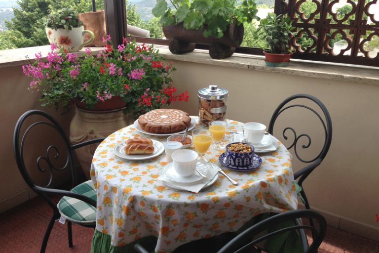 Bed and Breakfast La Panoramica - Colazione in Terrazzo