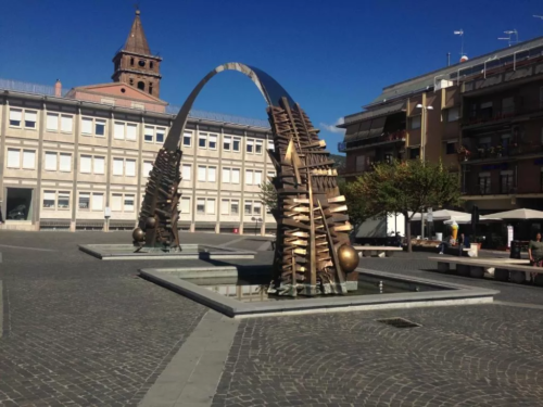 Bed and Breakfast Villa d'Este - Piazza Garibaldi - Arco dei Padri Costituenti - Arnaldo Pomodoro